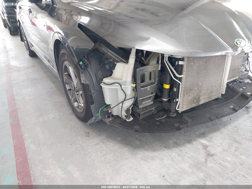 2021 KIA K5 auction photo 6