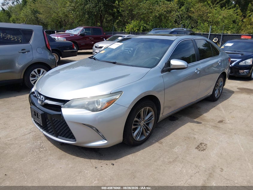 2015 Toyota Camry, Град, IAAI, VIN 4T1BF1FK1FU498776 — фото 2