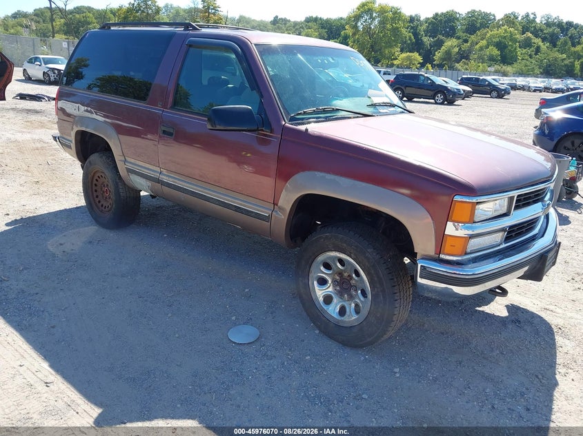 1996 CHEVROLET TAHOE auction photo 1