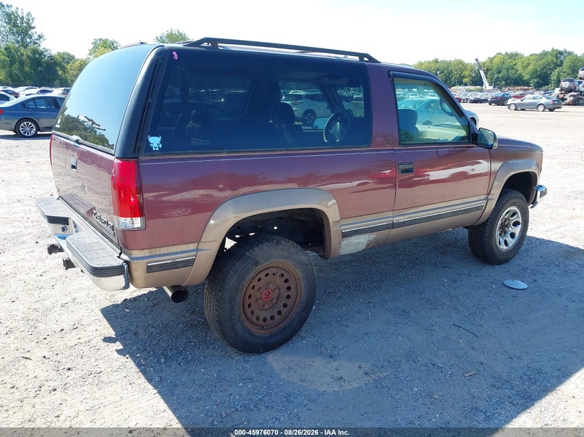 1996 CHEVROLET TAHOE auction photo 4