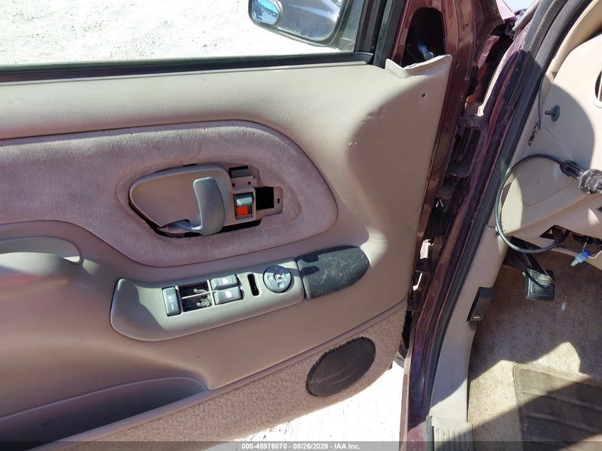 1996 CHEVROLET TAHOE auction photo 6