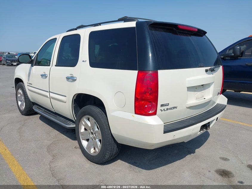 2008 GMC YUKON auction photo 3