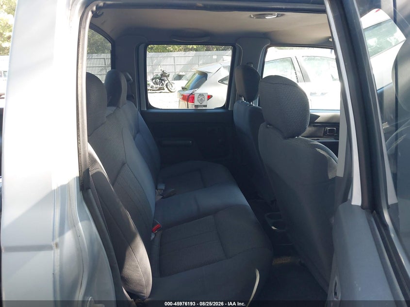 2001 NISSAN FRONTIER auction photo 8