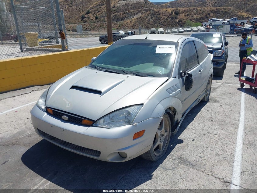 2002 Ford Focus, Left Front, IAAI, VIN 3FAHP39502R223842 — photo 2