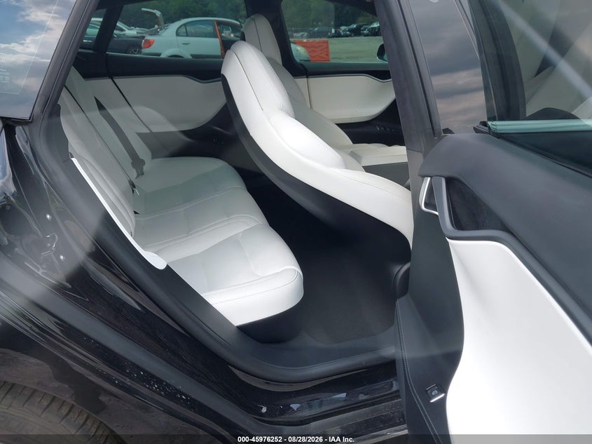 TESLA MODEL S 2018 VIN 5YJSA1E24JF261365