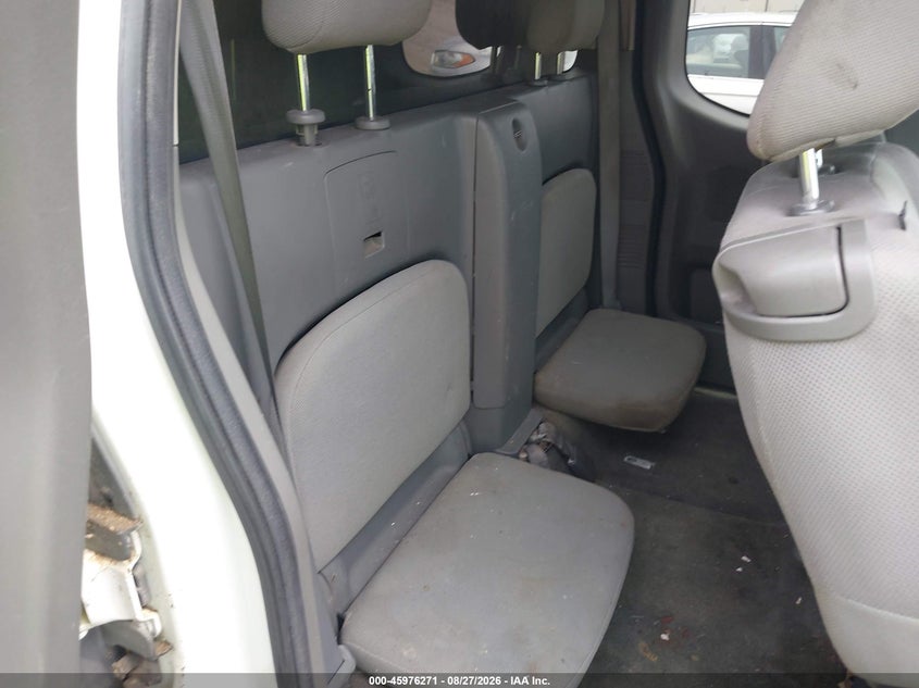 2010 NISSAN FRONTIER auction photo 8