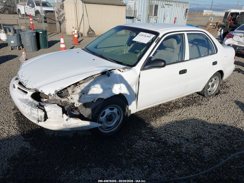 2000 Toyota Corolla, Front End, IAAI, VIN 1NXBR12E1YZ315581 — photo 2