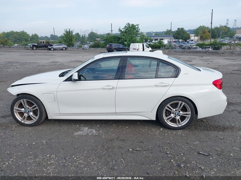BMW 330E - zdjęcie 14