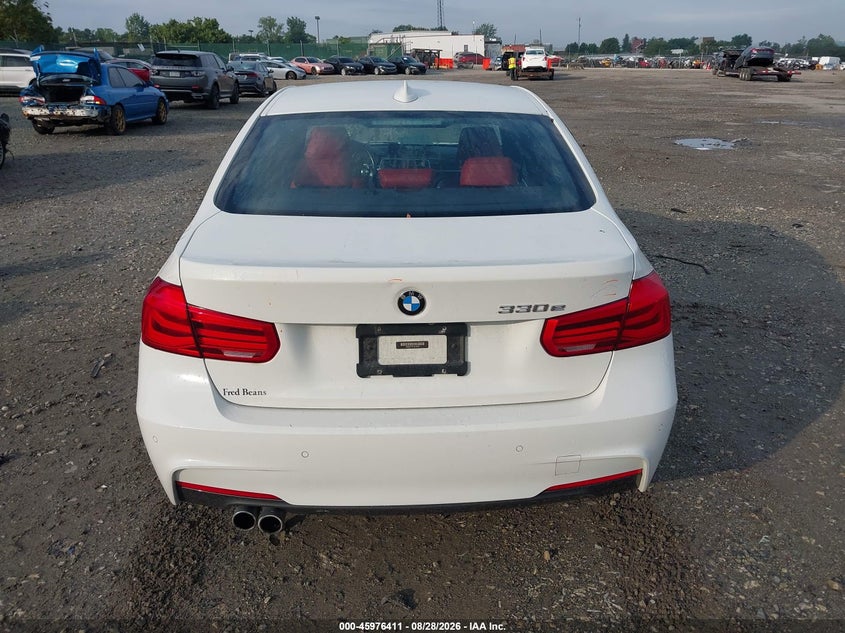 BMW 330E - zdjęcie 16