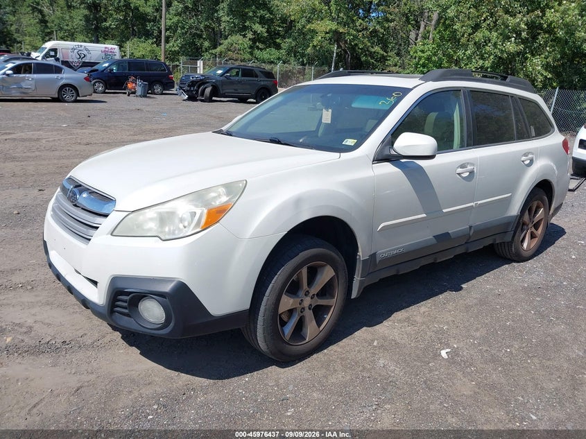 2013 SUBARU OUTBACK auction photo 2
