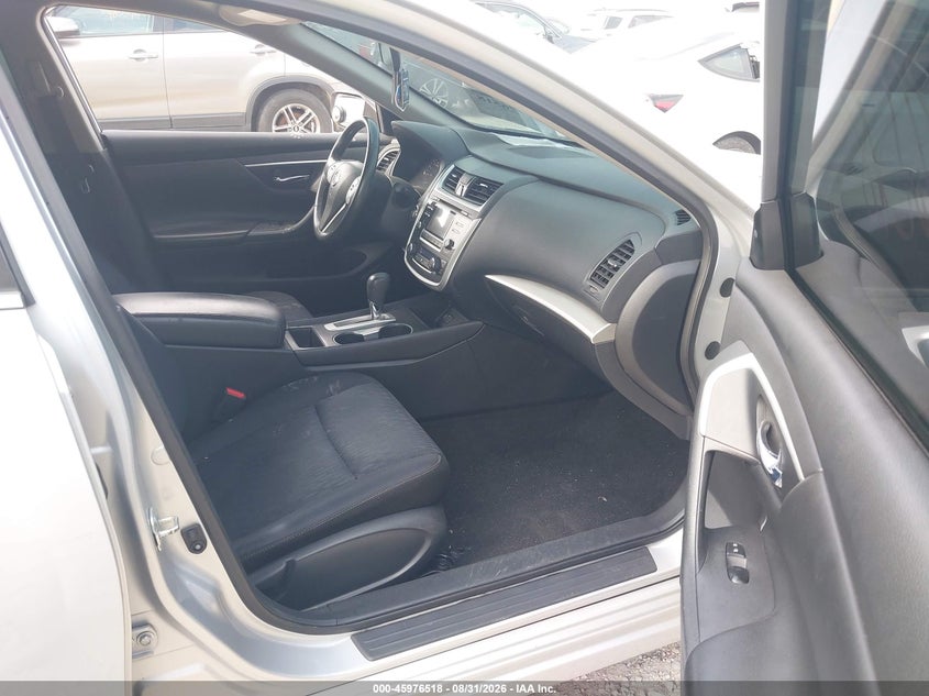 2017 NISSAN ALTIMA auction photo 5
