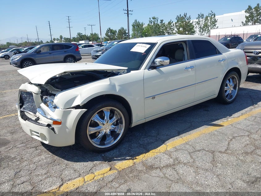 2008 Chrysler 300C, Front End, IAAI, VIN 2C3KA63H18H127359 — photo 2