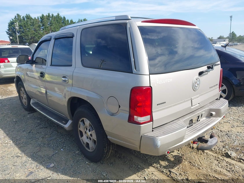 2004 CADILLAC ESCALADE auction photo 3