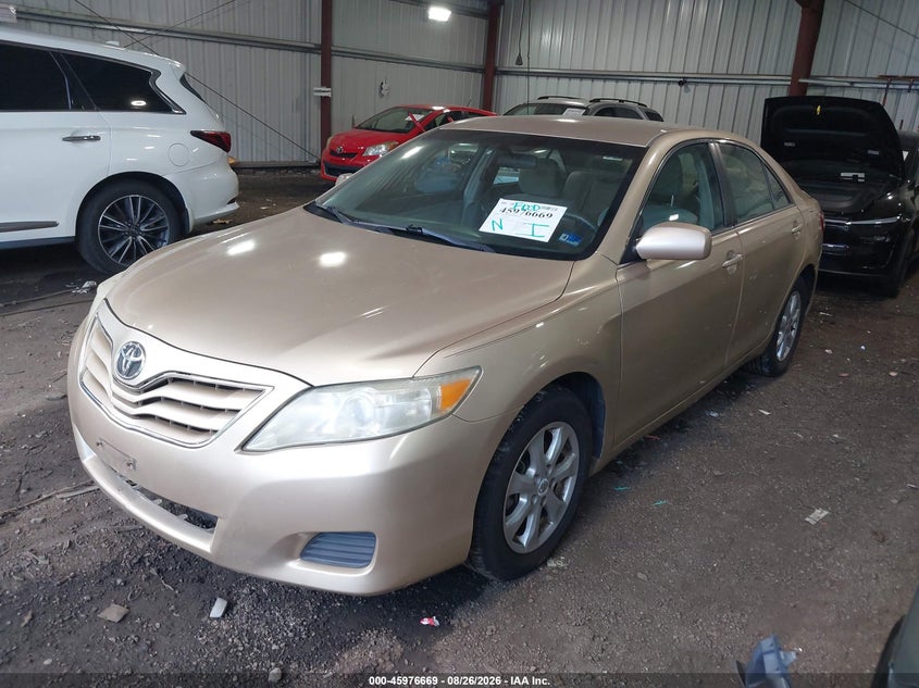 2011 Toyota Camry, Flood, IAAI, VIN 4T1BF3EK8BU675542 — photo 2