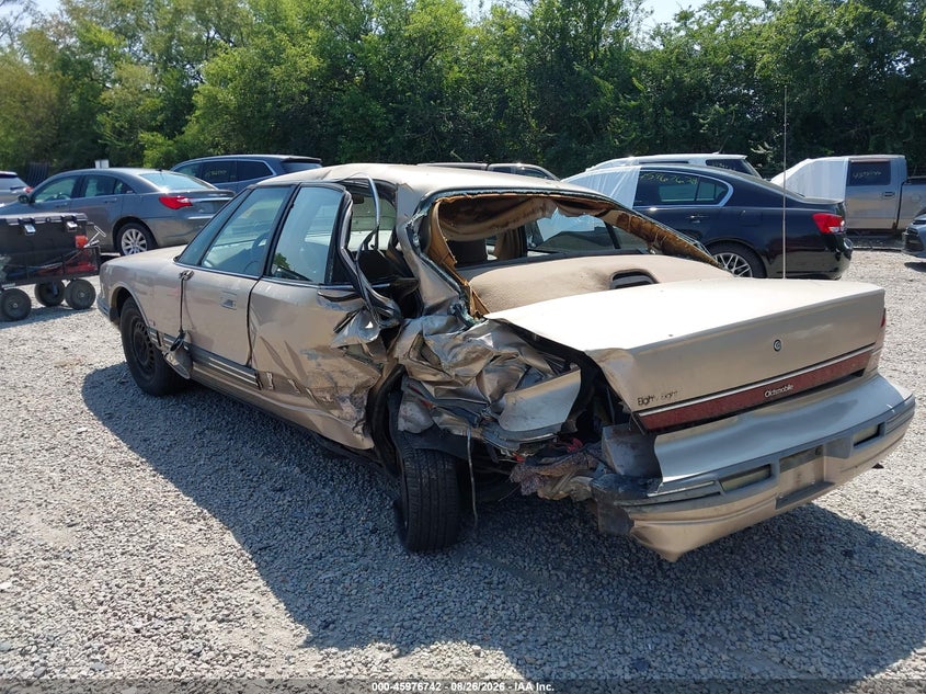 1995 OLDSMOBILE 88 auction photo 3