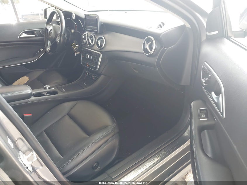 MERCEDES-BENZ GLA 250 - zdjęcie 5