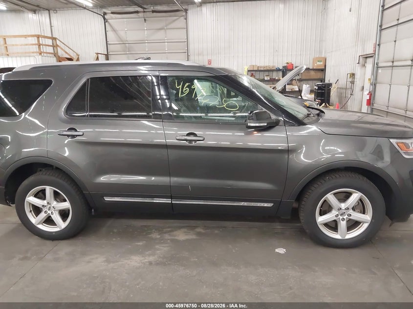 2017 FORD EXPLORER XLT · Фото 14