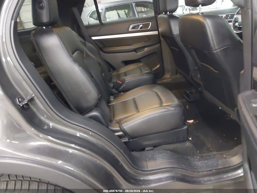 2017 FORD EXPLORER XLT · Фото 8