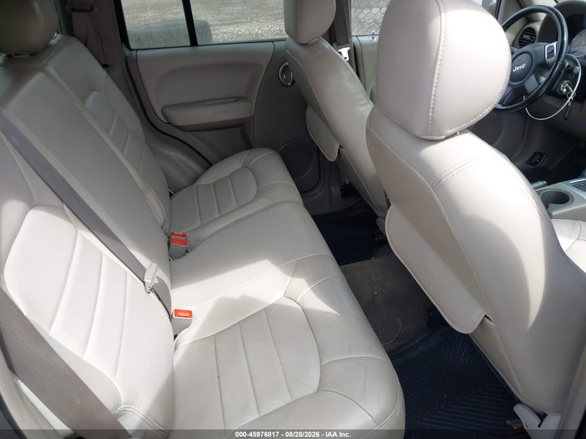 2002 JEEP LIBERTY auction photo 8