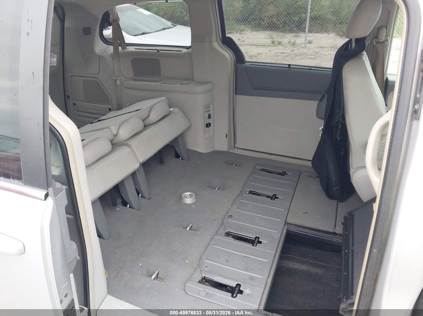 CHRYSLER TOWN & COUNTRY 2008 VIN 2A8HR54P78R129425