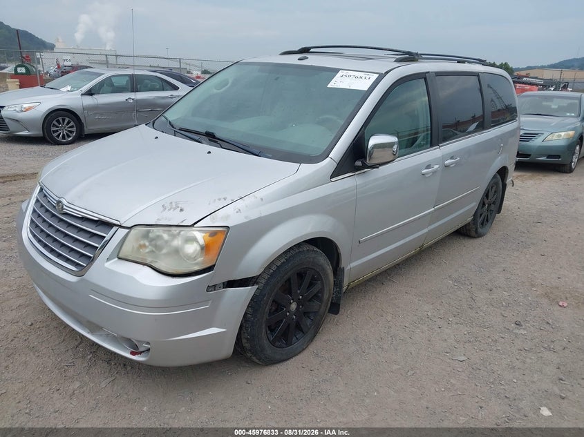 2008 CHRYSLER TOWN & COUNTRY auction photo 2