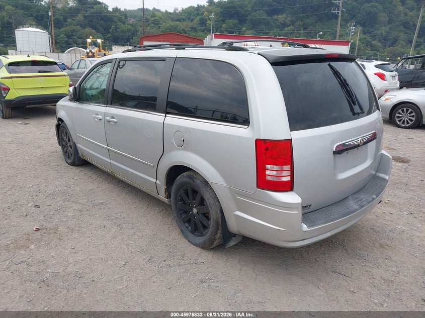 2008 CHRYSLER TOWN & COUNTRY auction photo 3