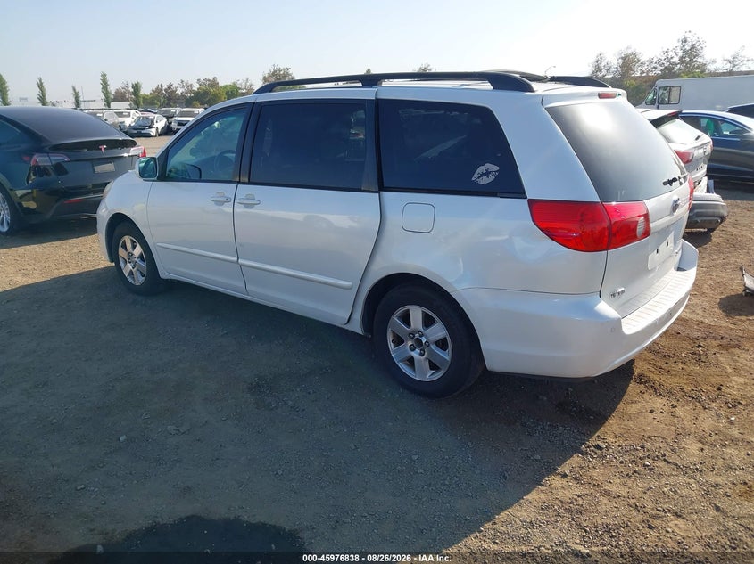 2009 TOYOTA SIENNA auction photo 3