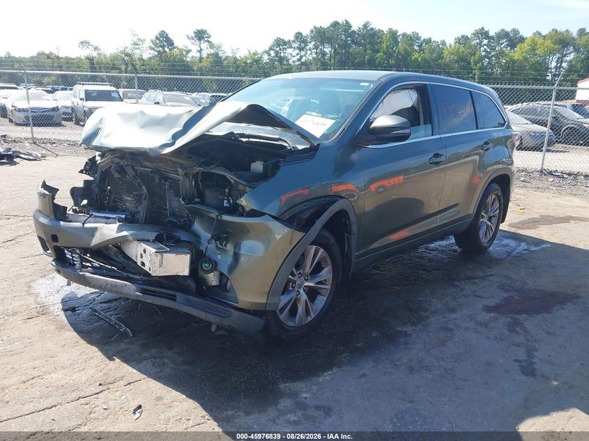 2015 Toyota Highlander, Front End, IAAI, VIN 5TDBKRFH3FS099410 — photo 2
