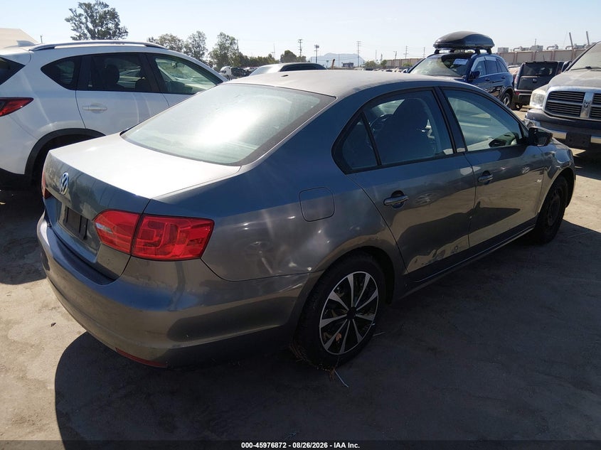 2011 VOLKSWAGEN JETTA auction photo 4