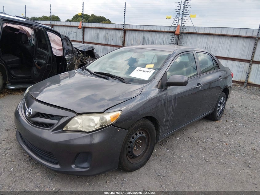 2013 Toyota Corolla, Normal Wear & Tear, IAAI, VIN 5YFBU4EE4DP166493 — photo 2