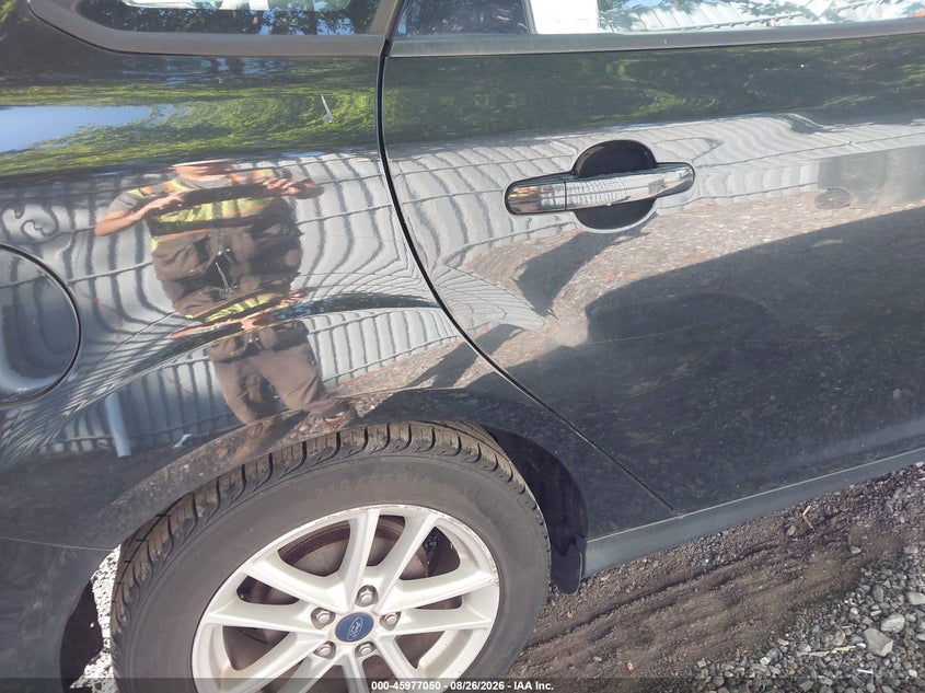 2015 FORD FOCUS auction photo 6