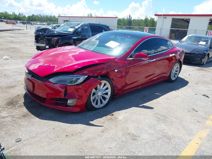 2018 Tesla Model S, Left Front, IAAI, VIN 5YJSA1E2XJF243517 — photo 2