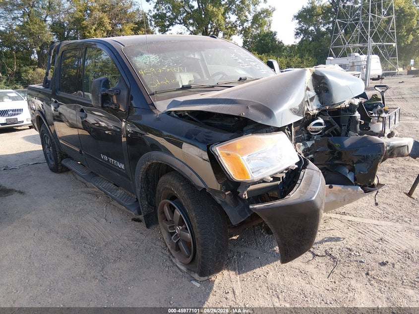 2013 NISSAN TITAN auction photo 1