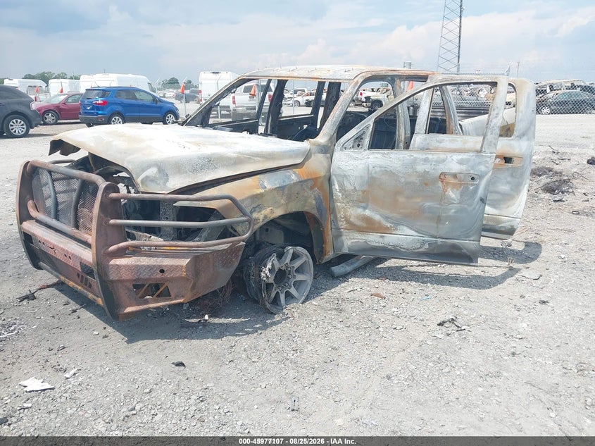 2018 RAM 2500, Total Burn, IAAI, VIN 3C6UR5CL5JG191266 — photo 2