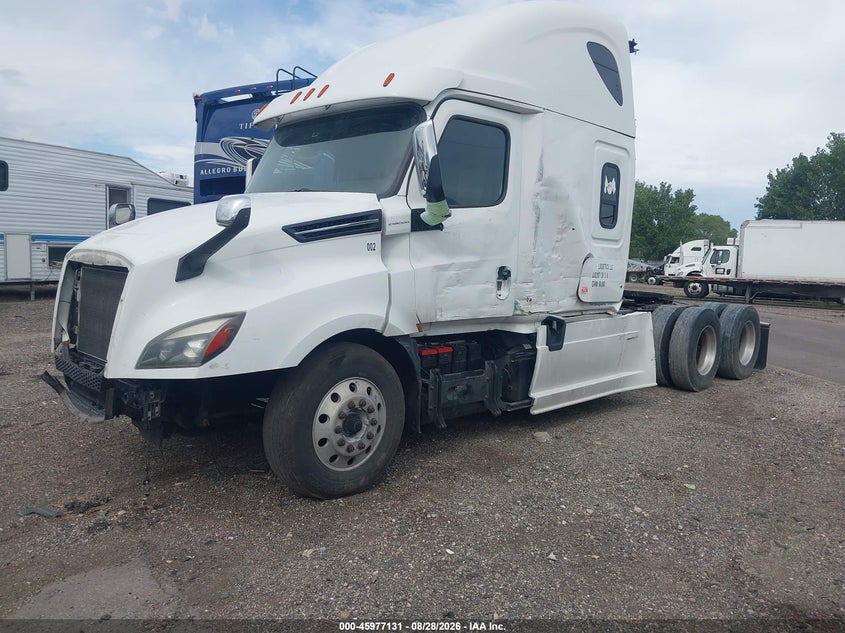 2020 FREIGHTLINER NEW CASCADIA 126 auction photo 2