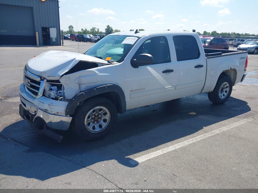 2013 GMC Sierra, Left Front, IAAI, VIN 3GTP2UEA1DG333410 — photo 2