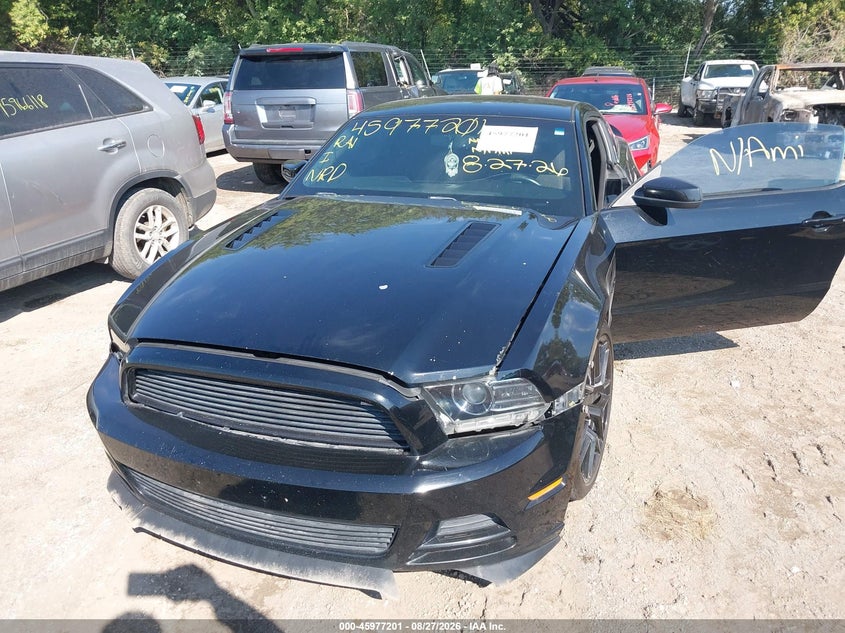 2013 FORD MUSTANG GT · Фото 6