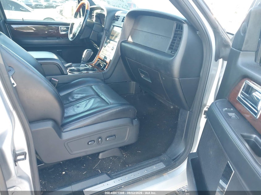 2017 LINCOLN NAVIGATOR auction photo 5