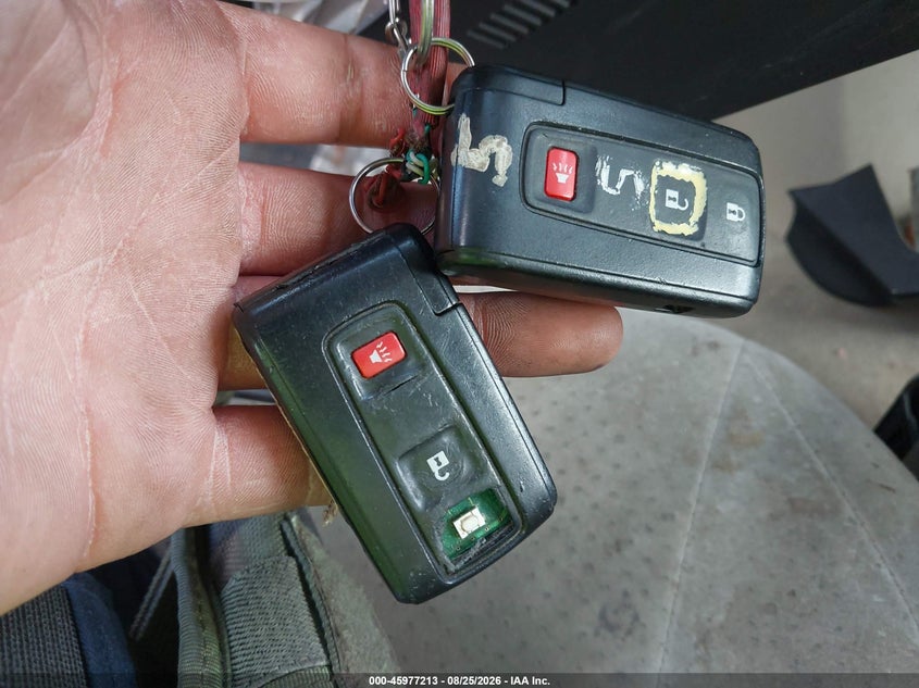 TOYOTA PRIUS 2005 VIN JTDKB20U153117223