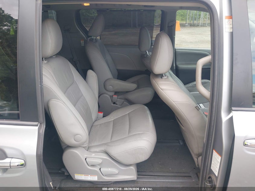 2016 TOYOTA SIENNA VAN 3.5L V-6 DOHC, VVT, REGULAR , 266HP