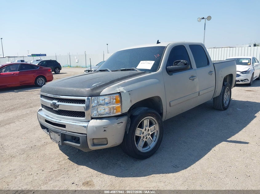 2007 Chevrolet Silverado, Left Front, IAAI, VIN 3GCEC13J97G515348 — photo 2