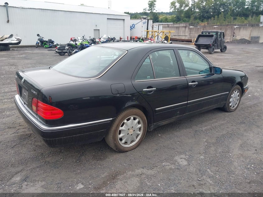 1999 MERCEDES-BENZ E auction photo 4