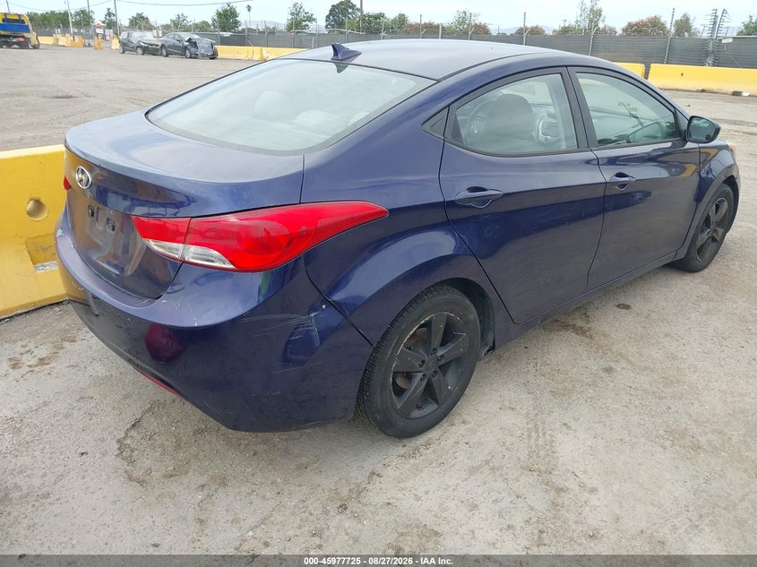 2012 HYUNDAI ELANTRA auction photo 4