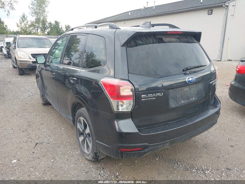 Vin: jf2sjadc8hh557432, lot: 46477012, subaru forester 2.5i premium 20173