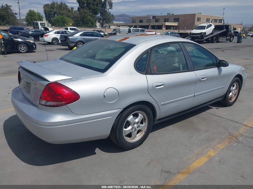 2007 FORD TAURUS auction photo 4