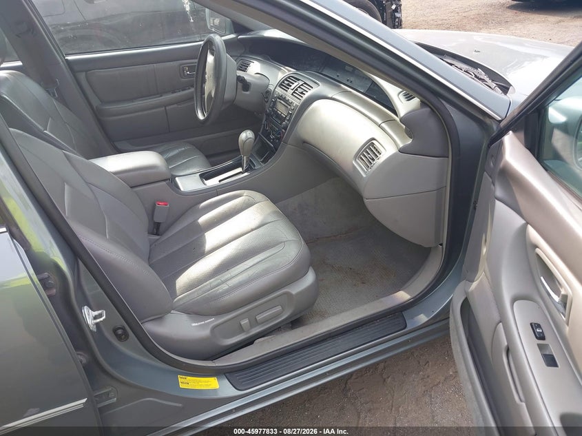 2004 TOYOTA AVALON auction photo 5