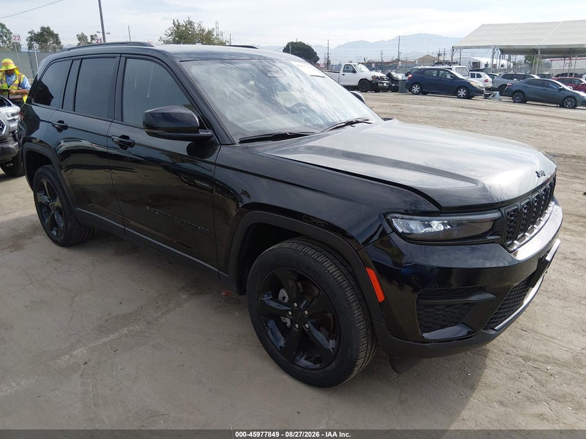 Vin: 1c4rjhag7pc607536, lot: 46477089, jeep grand cherokee altitude 4x4 2023 img_1