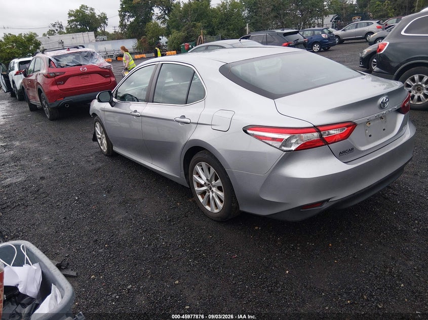 Vin: 4t1b11hk8ju601874, lot: 46477117, toyota camry le 20183
