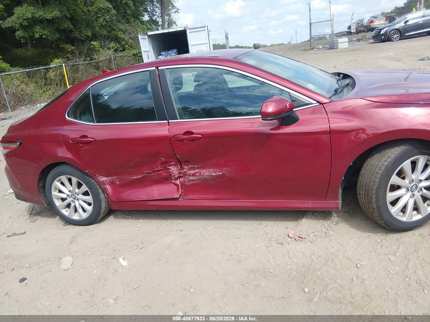 TOYOTA CAMRY - zdjęcie 13