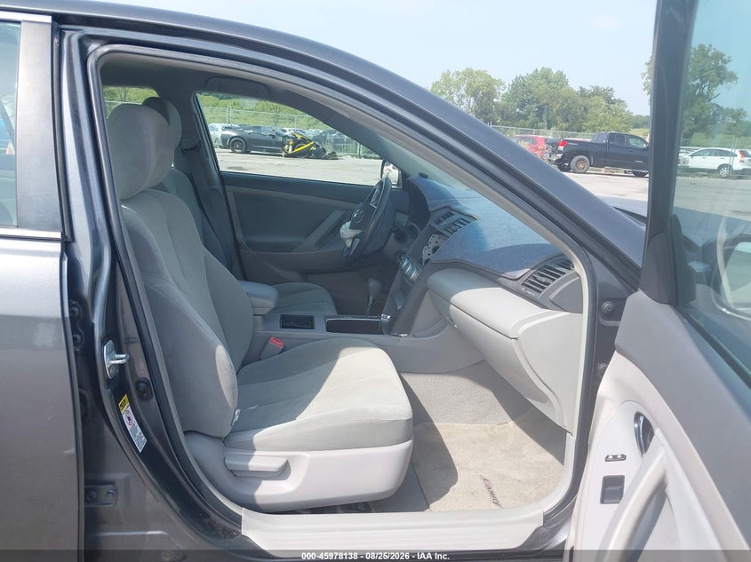 2009 TOYOTA CAMRY auction photo 5